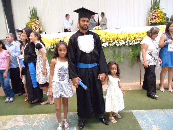 Adriano_Souza_Santos_bei_der_Diplomfeier_zum_Agronom.jpg